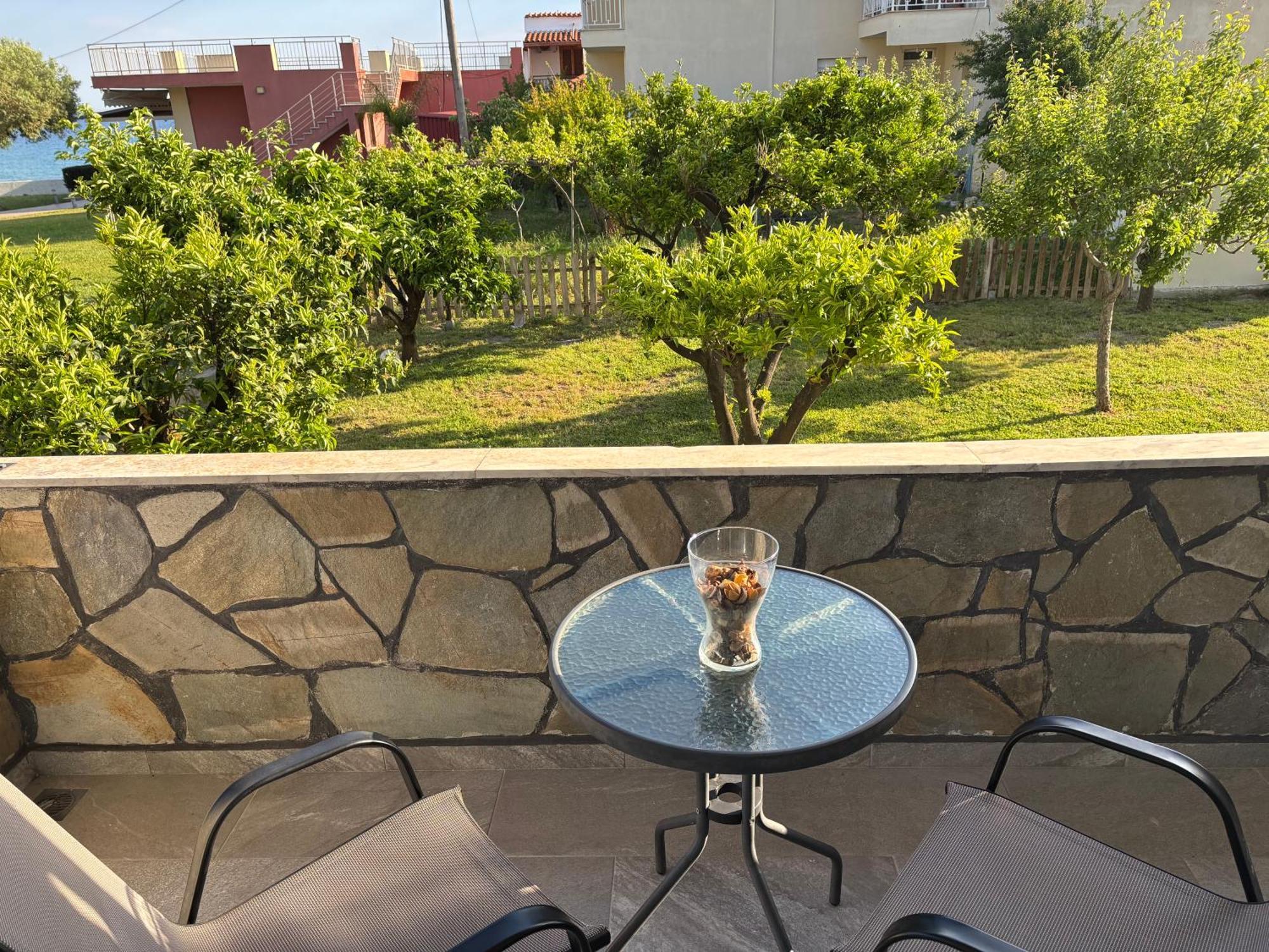 Sofia Guesthouse Неа Скиони Екстериор снимка